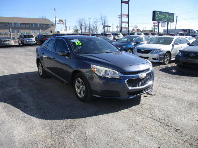2015 Chevrolet Malibu in Oak Grove, MO 64075 - 18100971 3