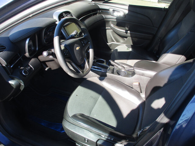 2015 Chevrolet Malibu in Oak Grove, MO 64075 - 18100971 9