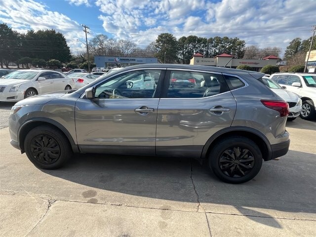 2019 Nissan Rogue Sport in Greenville, SC 29607 - 18100973 6