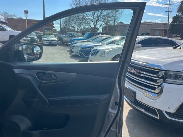 2019 Nissan Rogue Sport in Greenville, SC 29607 - 18100973 13