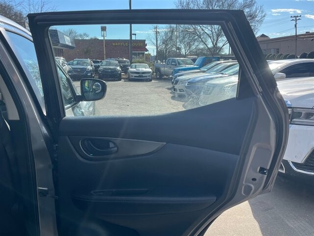 2019 Nissan Rogue Sport in Greenville, SC 29607 - 18100973 17