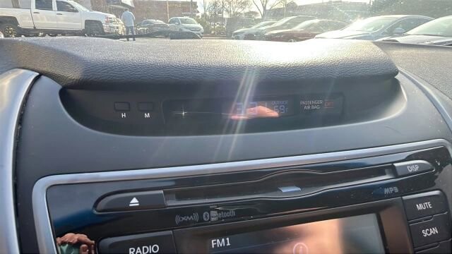 2015 Hyundai Elantra in Greenville, SC 29607 - 18100974 31