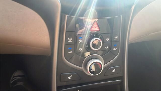 2015 Hyundai Elantra in Greenville, SC 29607 - 18100974 28