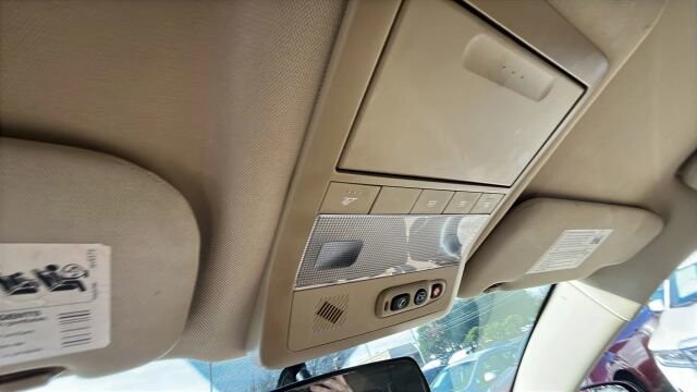 2009 Saturn Vue in Greenville, SC 29607 - 18100975 32