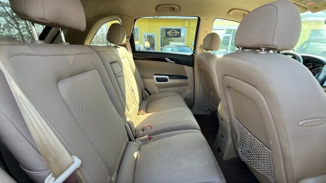 2009 Saturn Vue in Greenville, SC 29607 - 18100975 19