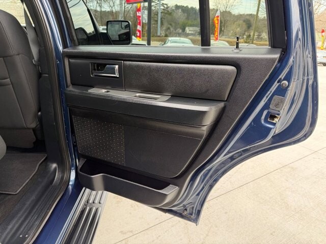 2017 Ford Expedition in Knoxville, TN 37920 - 18100976 11
