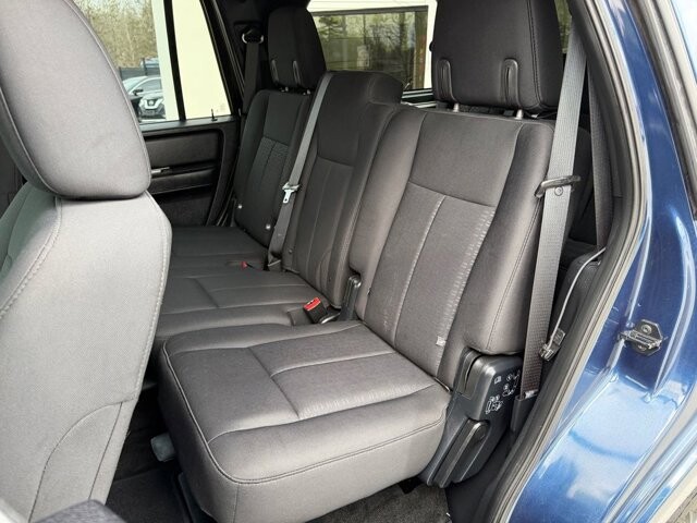 2017 Ford Expedition in Knoxville, TN 37920 - 18100976 16