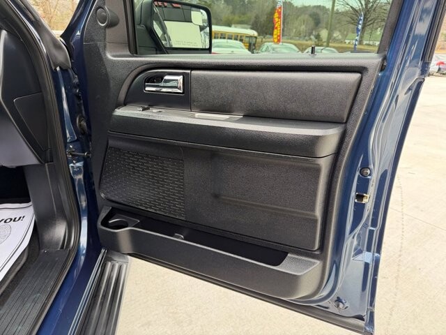 2017 Ford Expedition in Knoxville, TN 37920 - 18100976 12