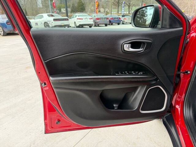 2018 Jeep Compass in Knoxville, TN 37920 - 18100981 6