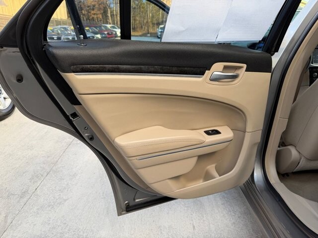 2014 Chrysler 300 in Knoxville, TN 37920 - 18100983 7