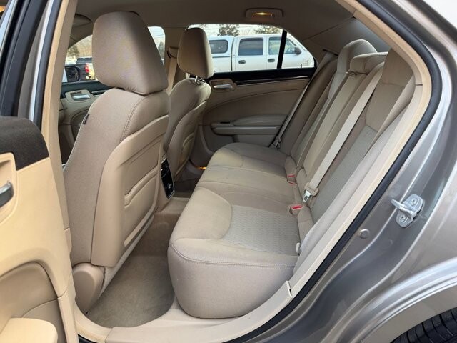 2014 Chrysler 300 in Knoxville, TN 37920 - 18100983 12