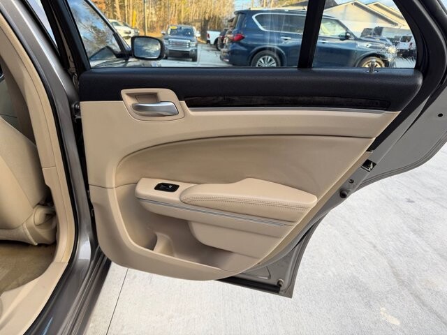 2014 Chrysler 300 in Knoxville, TN 37920 - 18100983 8