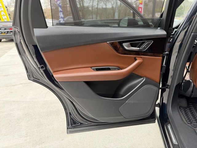 2017 Audi Q7 in Knoxville, TN 37920 - 18100984 8