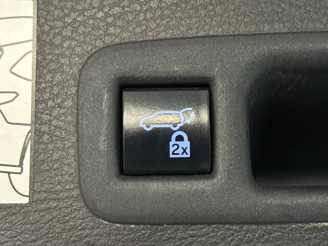 2021 Toyota Sienna in Burlington, WI 53105 - 18101022 28
