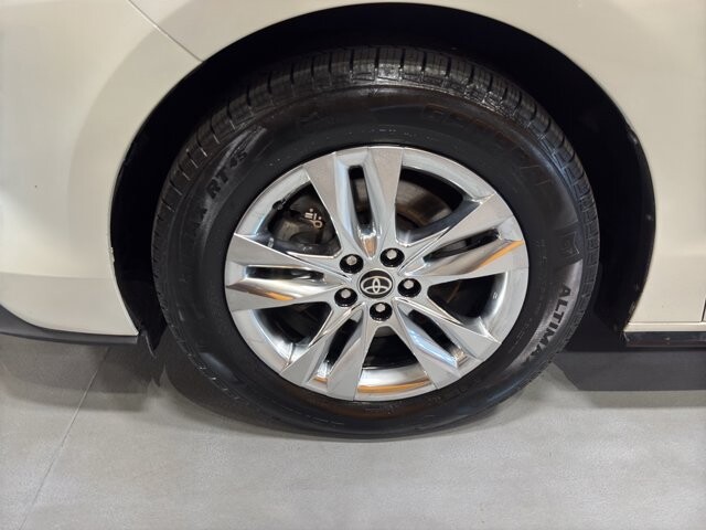 2021 Toyota Sienna in Burlington, WI 53105 - 18101022 9