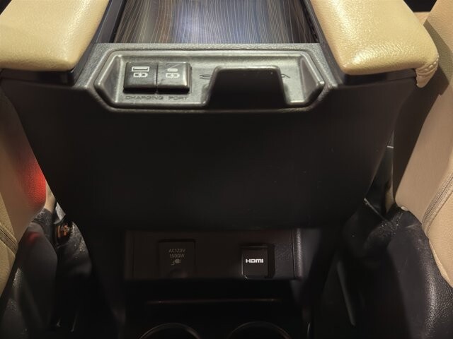 2021 Toyota Sienna in Burlington, WI 53105 - 18101022 16