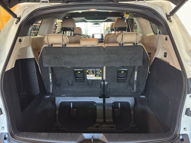 2021 Toyota Sienna in Burlington, WI 53105 - 18101022 25