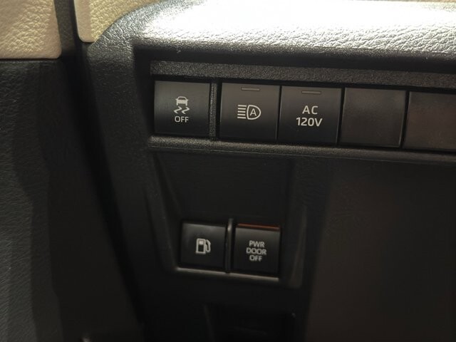 2021 Toyota Sienna in Burlington, WI 53105 - 18101022 40