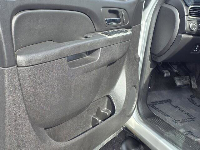 2012 Chevrolet Avalanche in Mesa, AZ 85212 - 18101024 49