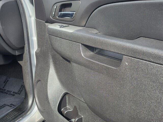 2012 Chevrolet Avalanche in Mesa, AZ 85212 - 18101024 35