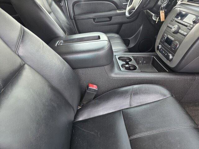 2012 Chevrolet Avalanche in Mesa, AZ 85212 - 18101024 32