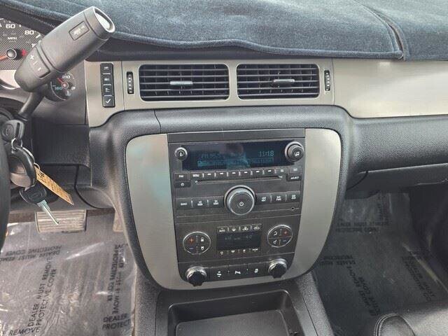 2012 Chevrolet Avalanche in Mesa, AZ 85212 - 18101024 20