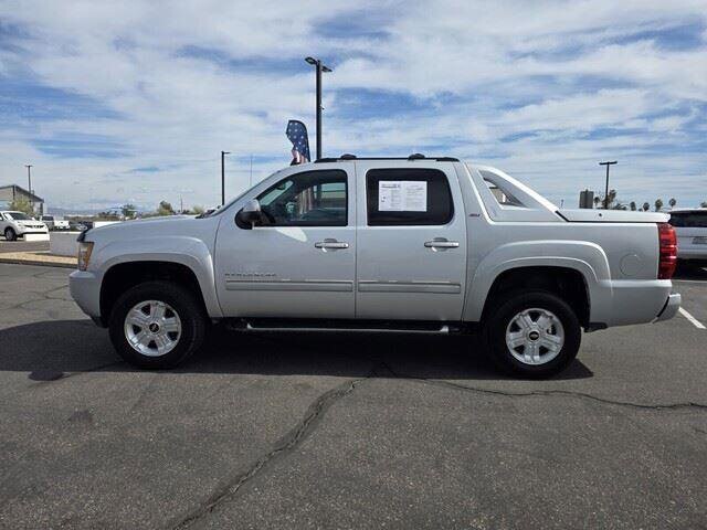 2012 Chevrolet Avalanche in Mesa, AZ 85212 - 18101024 4
