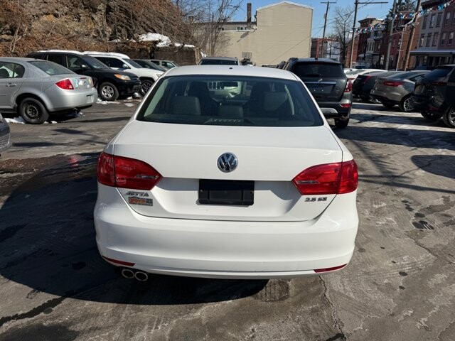2012 Volkswagen Jetta in Pottsville, PA 17901 - 18101028 6