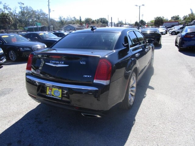 2019 Chrysler 300 in Tampa, FL 33604-6914 - 18101032 21