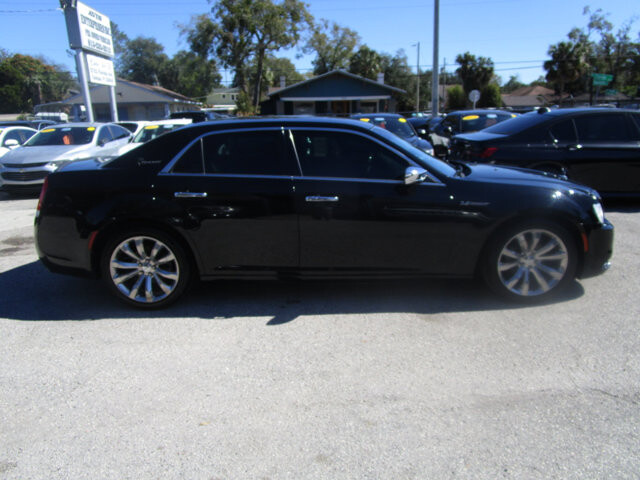 2019 Chrysler 300 in Tampa, FL 33604-6914 - 18101032 25