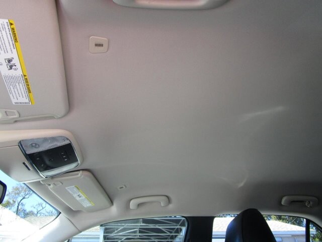 2019 Chrysler 300 in Tampa, FL 33604-6914 - 18101032 13