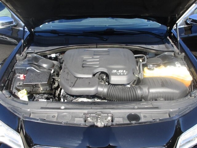 2019 Chrysler 300 in Tampa, FL 33604-6914 - 18101032 19