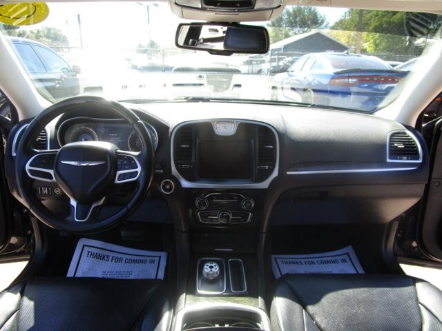 2019 Chrysler 300 in Tampa, FL 33604-6914 - 18101032 3