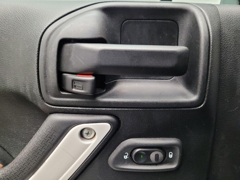 2018 Jeep Wrangler in Downey, CA 90241 - 18101034 27