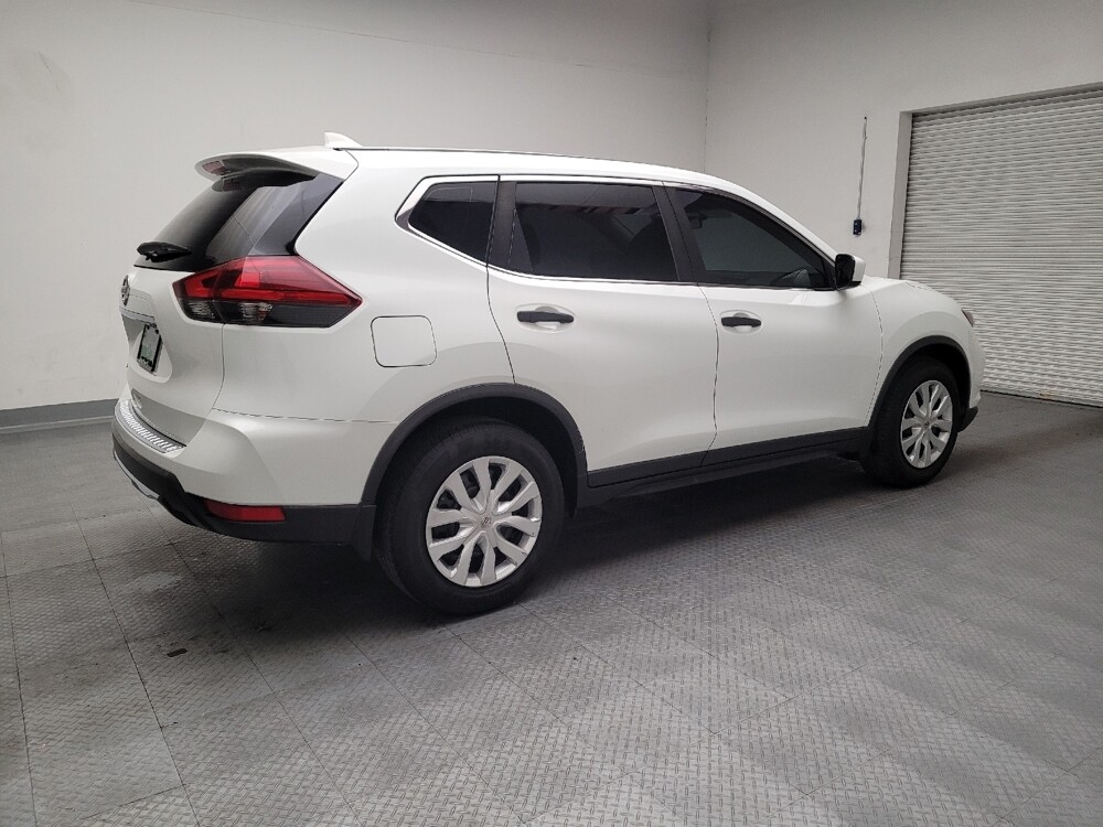 2018 Nissan Rogue in Downey, CA 90241 - 18101041 10