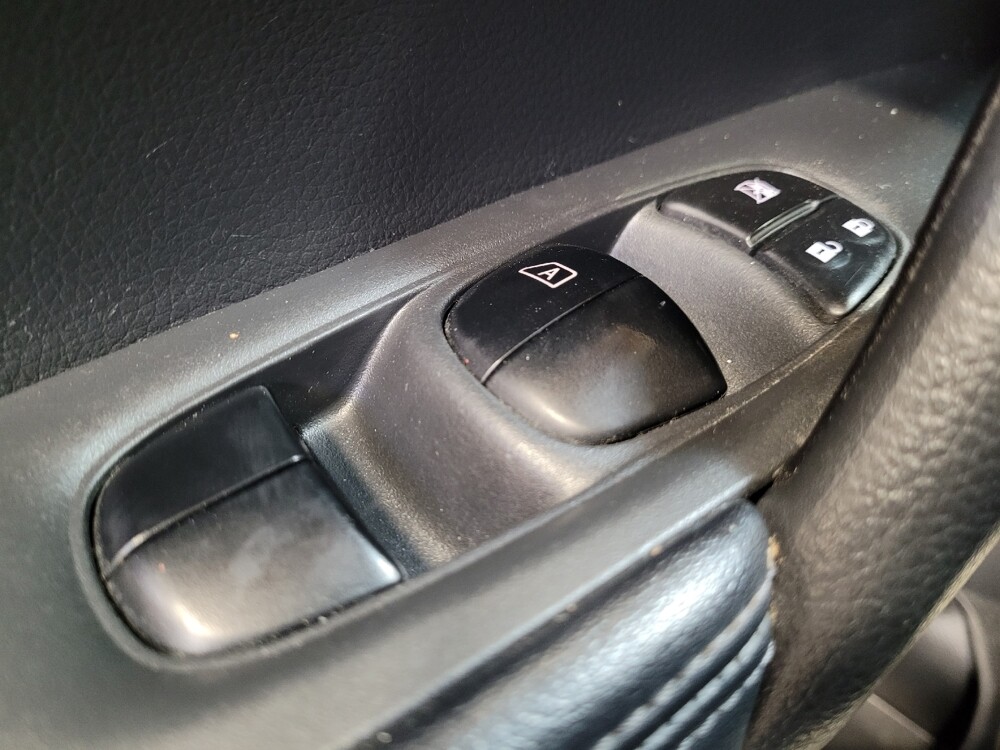 2018 Nissan Rogue in Downey, CA 90241 - 18101041 27