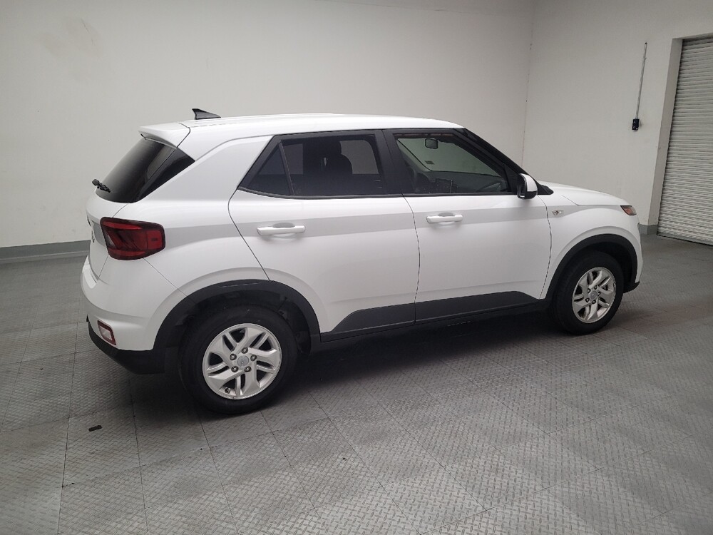 2022 Hyundai Venue in Downey, CA 90241 - 18101044 10