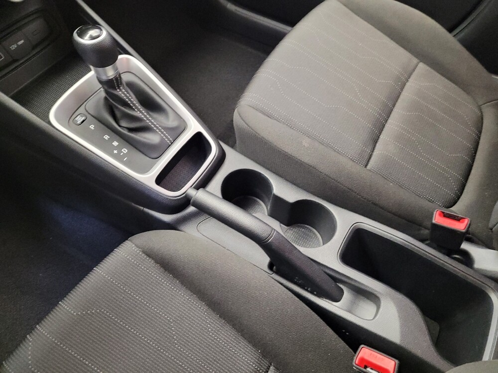 2022 Hyundai Venue in Downey, CA 90241 - 18101044 26