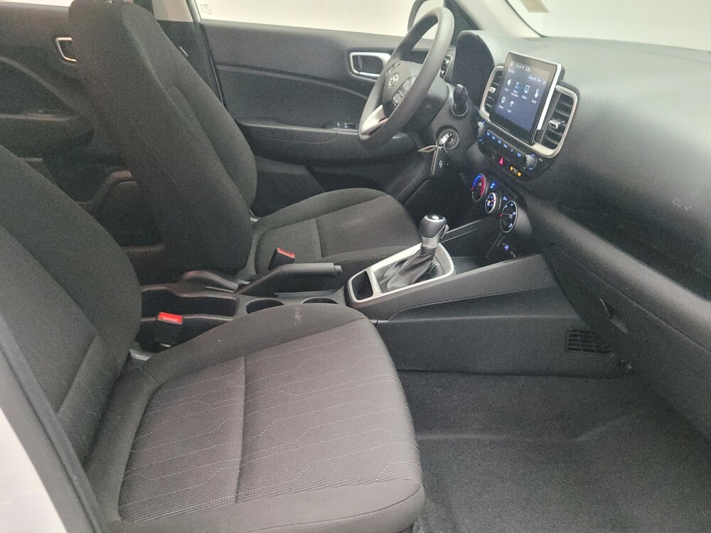 2022 Hyundai Venue in Downey, CA 90241 - 18101044 21