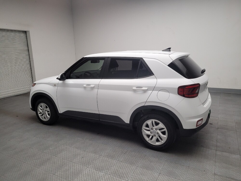 2022 Hyundai Venue in Downey, CA 90241 - 18101044 3