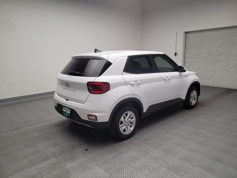 2022 Hyundai Venue in Downey, CA 90241 - 18101044 9