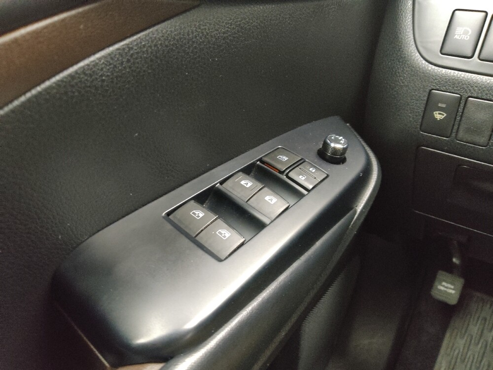 2019 Toyota Highlander in Springfield, MO 65807 - 18101058 27