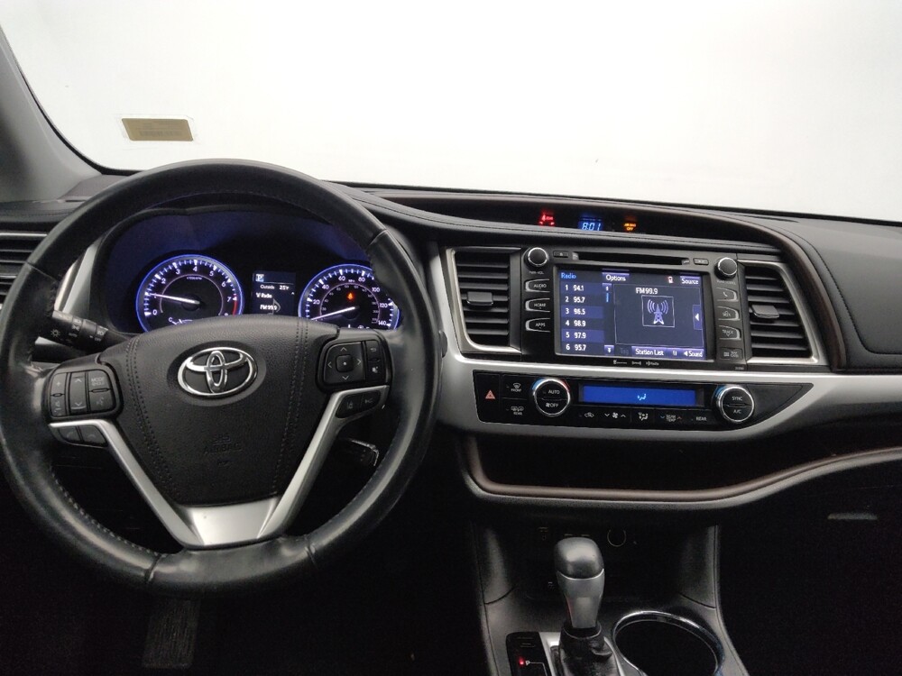 2019 Toyota Highlander in Springfield, MO 65807 - 18101058 22