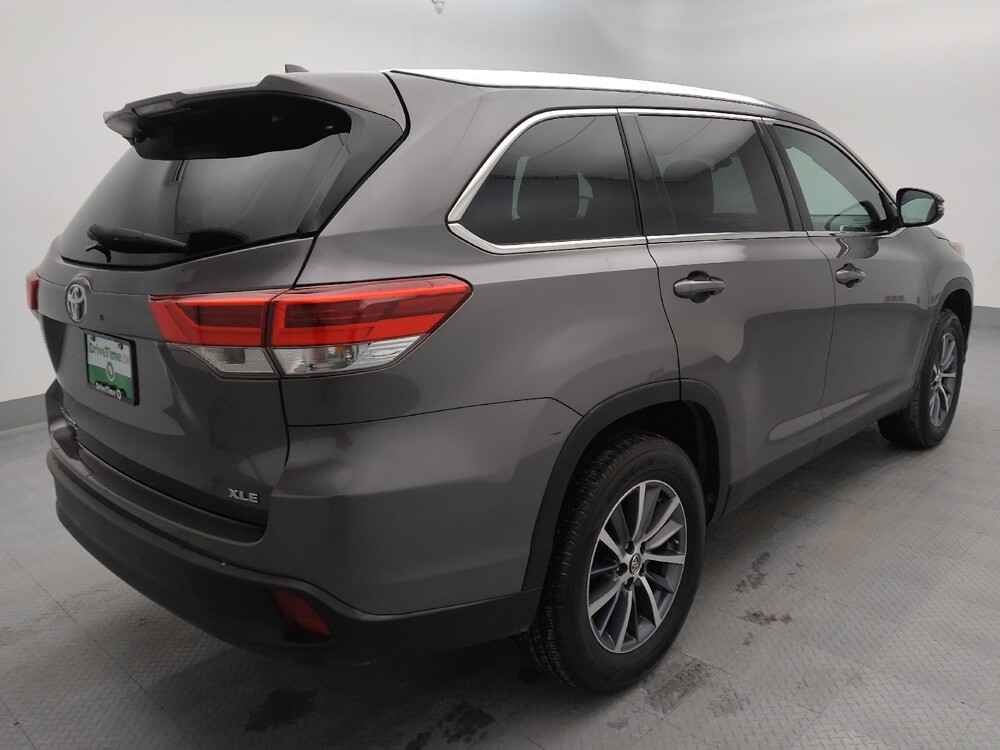 2019 Toyota Highlander in Springfield, MO 65807 - 18101058 9