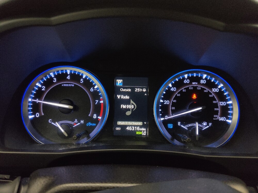 2019 Toyota Highlander in Springfield, MO 65807 - 18101058 23