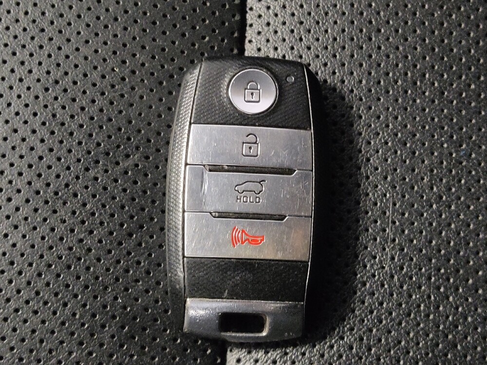 2019 Kia Sorento in Houston, TX 77060 - 18101059 32