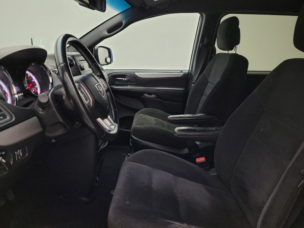 2015 Dodge Grand Caravan in Phoenix, AZ 85015 - 18101077 17