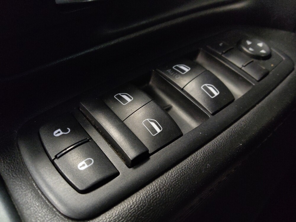 2015 Dodge Grand Caravan in Phoenix, AZ 85015 - 18101077 27