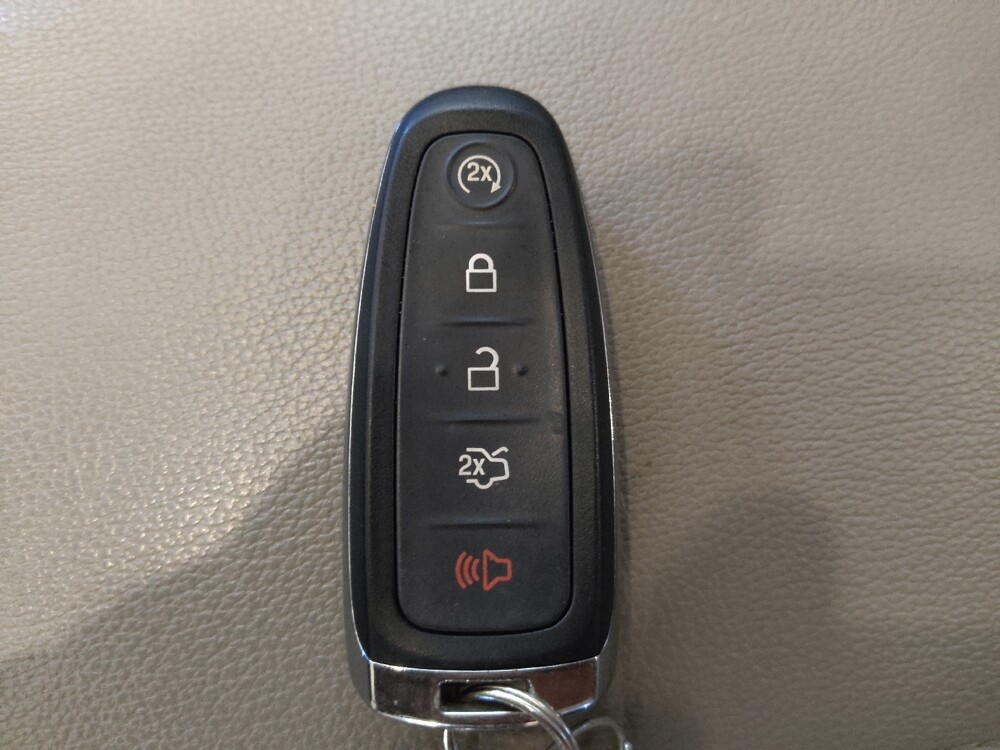 2018 Ford Escape in Tampa, FL 33612 - 18101079 32