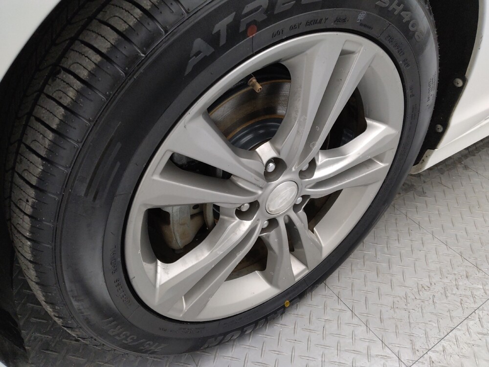 2018 Hyundai Sonata in Springfield, MO 65807 - 18101126 31